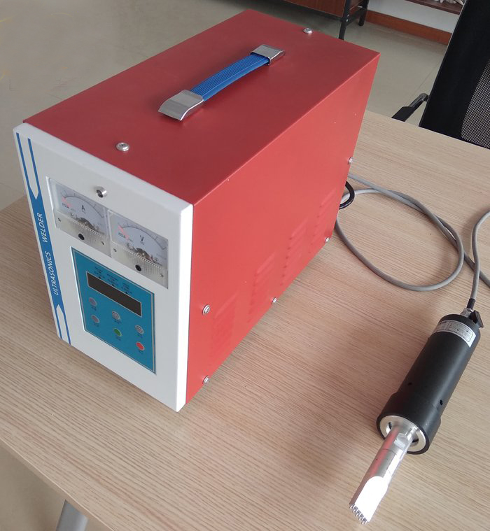 實用型手持式超聲波點焊機2.jpg